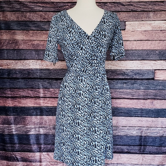 Ann Taylor Dresses & Skirts - ⚓ 3/$20 Ann Taylor XS Petite Wrap Dress